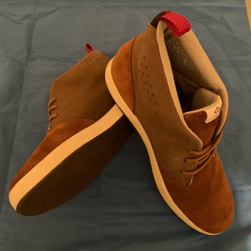 Clark’s Tanner mid sneaker size 9.5